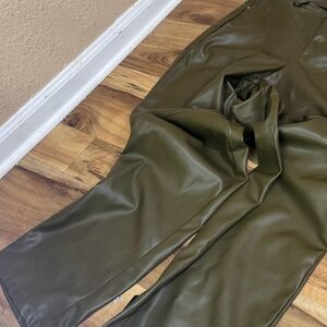 Vero Moda Khaki Straight Leg Women's Pants